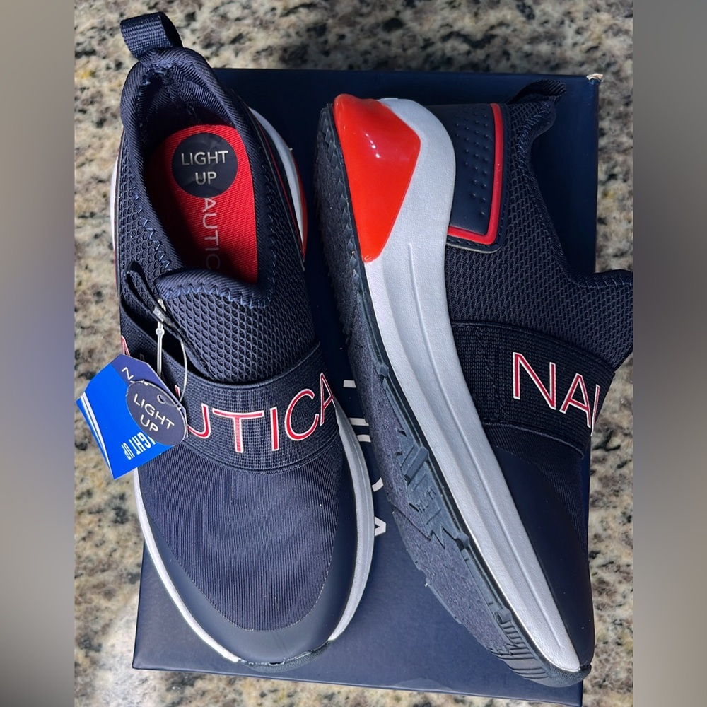 Boys Size 13 Nautica Light Up Sneakers